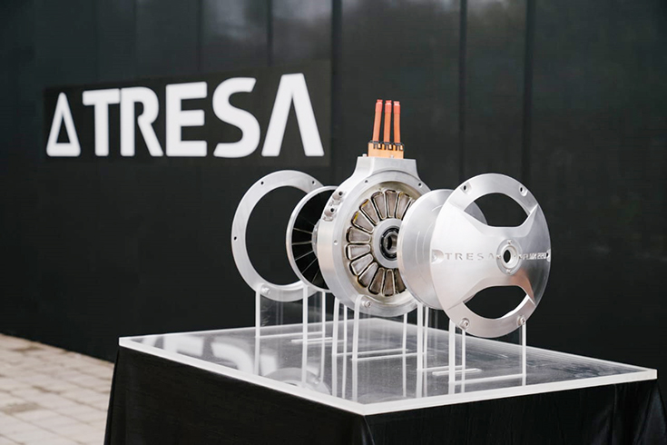 autocarpro's tweet photo. Bengaluru-based Tresa Motors unveils its designed- &amp; made-in-India e-axle with axial flux motor; DAX-1 integrates Tresa’s Flux 350 motor, motor controller, AMT gearbox &amp; differential into a single unit; on-road trials of heavy electric truck to begin soon https://t.co/OKzk90RIqW https://t.co/Emrh7LzYOM