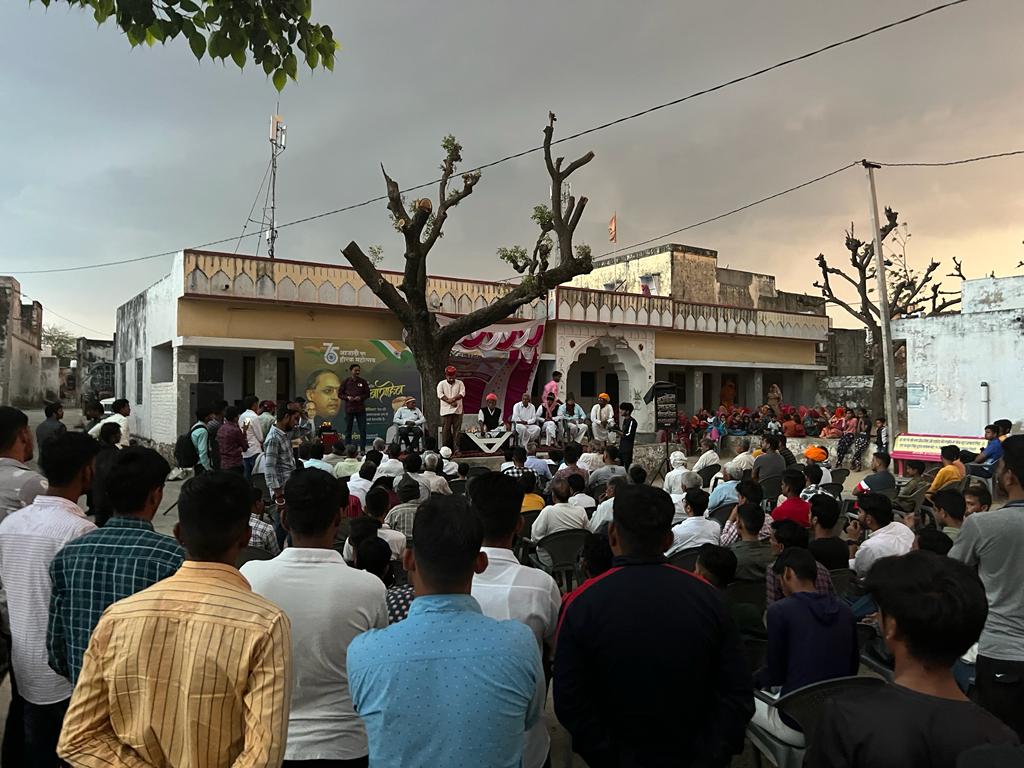 ajaysirsala10's tweet photo. सबका साथ रहेगा तो मकराना जरूर उन्नति करेगा ✌️
मकराना मांगे केसरी 🚩
#मकराना_मांगे_कर्नल_साहब
@thekesari
@INCIndia
@DRathore_INC
@SachinPilot
@digvijaya_28 https://t.co/gereptz9SJ