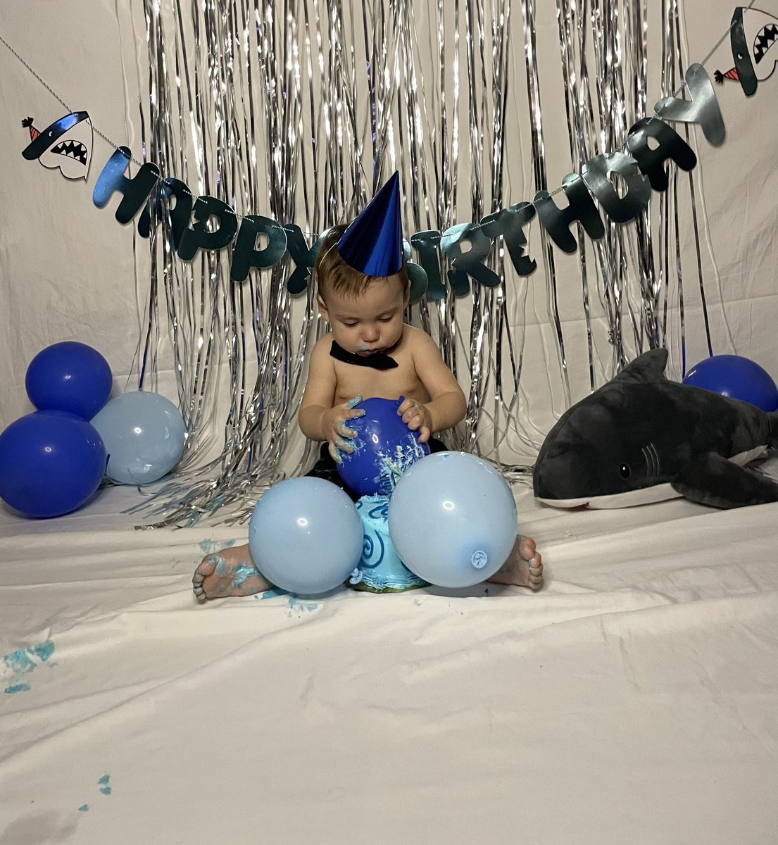 ox_dess_'s tweet photo. ugly crying rn cause my baby turned 1 today ✋🤧💙 https://t.co/HDipkCloso