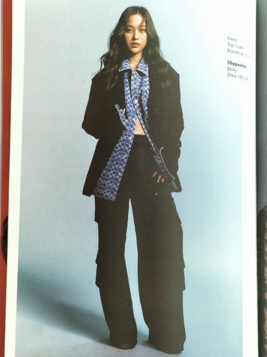darasu_kate34's tweet photo. この前届いた💕
雑誌も本も好きなんだよなぁ。
だから部屋が片付かないかな😱
サロちゃん普段着なそうな感じがまたいいのかな😆
黒が似合うか✨✨
#freenbecky
#LTpops https://t.co/bYD4DtjZ7R