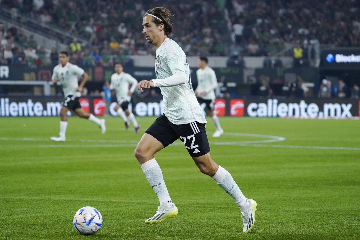 Invente, Cortizo, invente… 🧠

¡Qué forma de ingresar al campo, <a href="/JordiCortizo/">Jordi cortizo</a>! 🔥
Revulsivo ⚡️ #VamosTodos