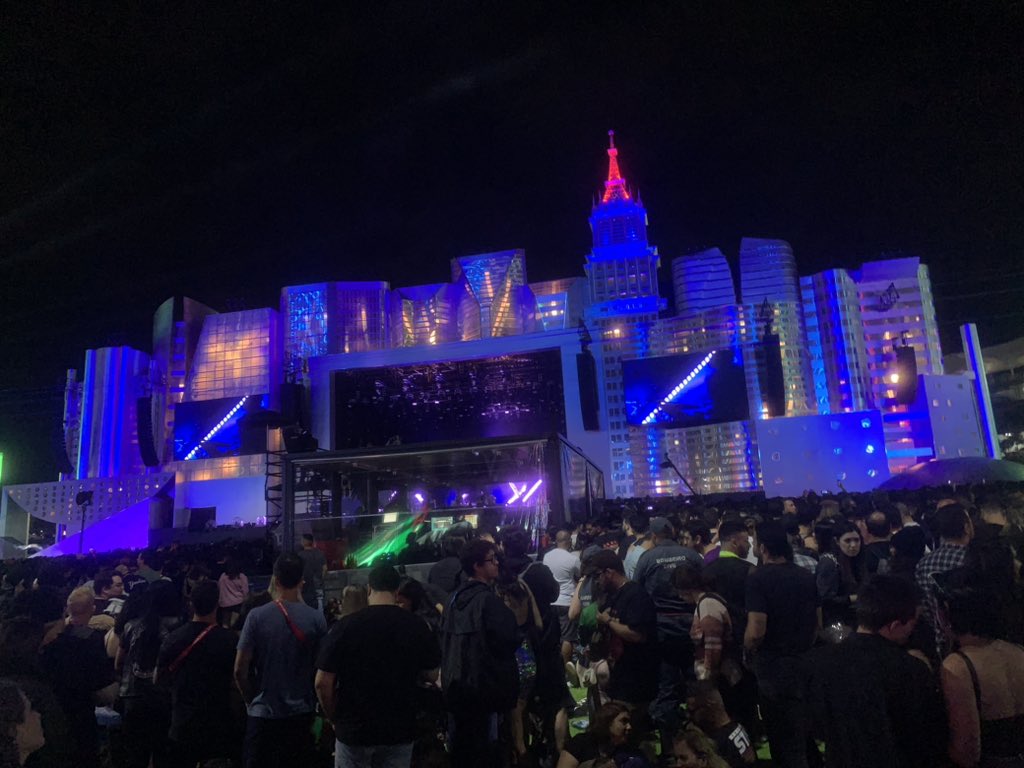 luminerxs's tweet photo. Pode vim @foofighters https://t.co/1iU3tQHgXh