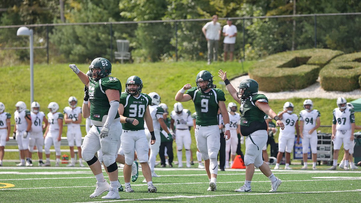 How 'bout that defense? 🔒 @CastletonFB held Fitchburg State to 88 yards of total offense in a 32-3 rout on Saturday! The offense held up their end of the bargain, rushing for 200+ yards and four touchdowns in the win. 📰 castletonsports.com/news/2023/9/9/…