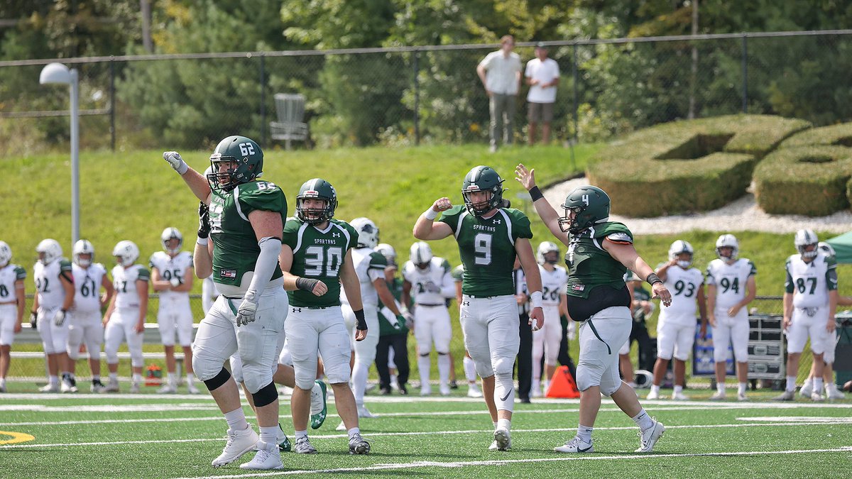 How 'bout that defense? 🔒

<a href="/CastletonFB/">Castleton Football</a> held Fitchburg State to 88 yards of total offense in a 32-3 rout on Saturday! The offense held up their end of the bargain, rushing for 200+ yards and four touchdowns in the win.

📰 castletonsports.com/news/2023/9/9/…