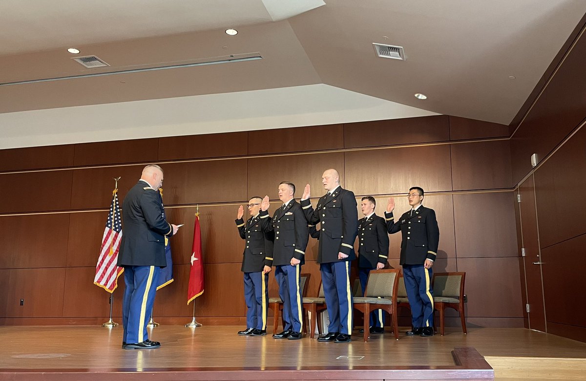 I had the pleasure of attending the commissioning ceremony for 249th RTI OCS Class #66 today and welcome four new #jungleers to the #41IBCT team! #OCS #lieutenant #armynationalguard #oregonguard