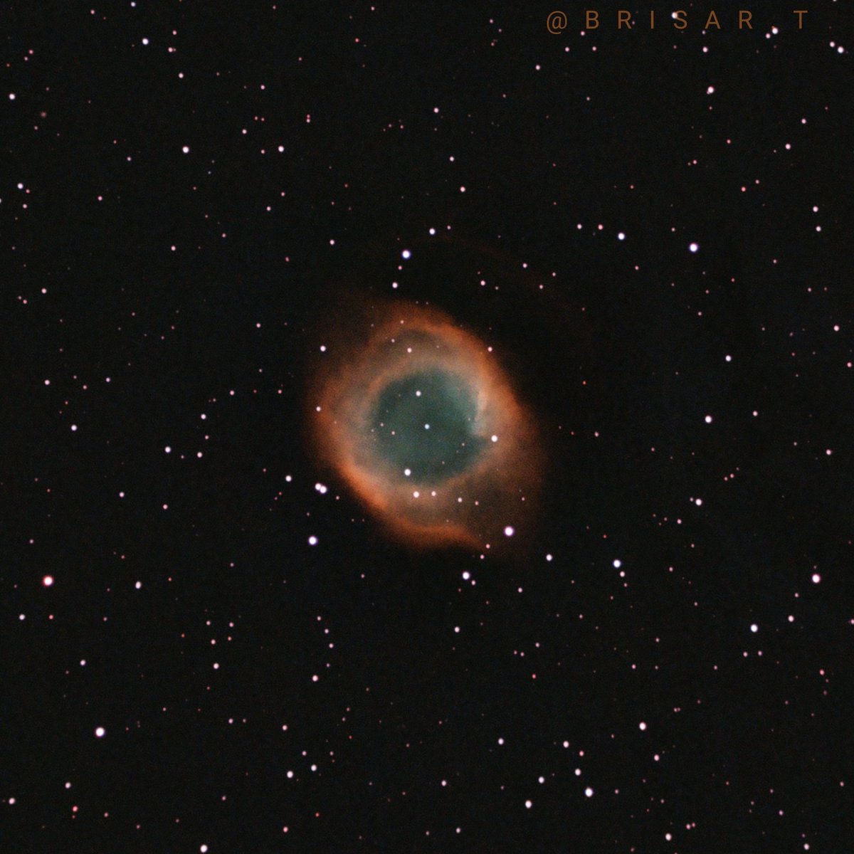susuperk's tweet photo. Ontem o universo me deu uma oportunidade e olha quem eu registrei: Nebulosa Hélix, o olho de Deus 🧿🕉️! Vixi a emoção é forte kkkkk #astronomy #astrophotography #cosmos #helix #astronomia #universo #nebula https://t.co/1JUKrKxJ1W