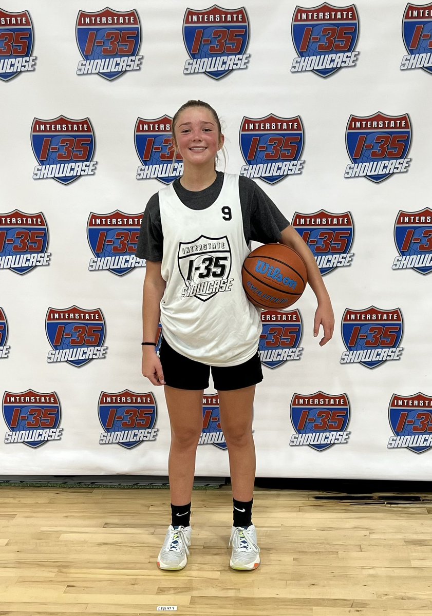 addiferguson31's tweet photo. I had a great day with @I35Showcase_GBB !!! It was great to be around so many talented players!!! 🏀🔥🤍 @AkCoolidge https://t.co/MCcs6AgeNz