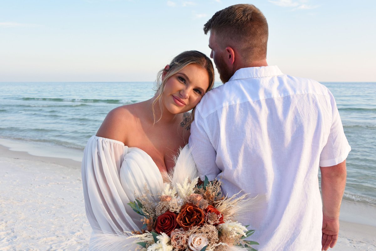 sunsetbeachwed's tweet photo. Adorable Georgia newlyweds tonight in Seagrove! Congratulations to Jacob &amp; Megan! #beachwedding https://t.co/FjSRD7Ies2
