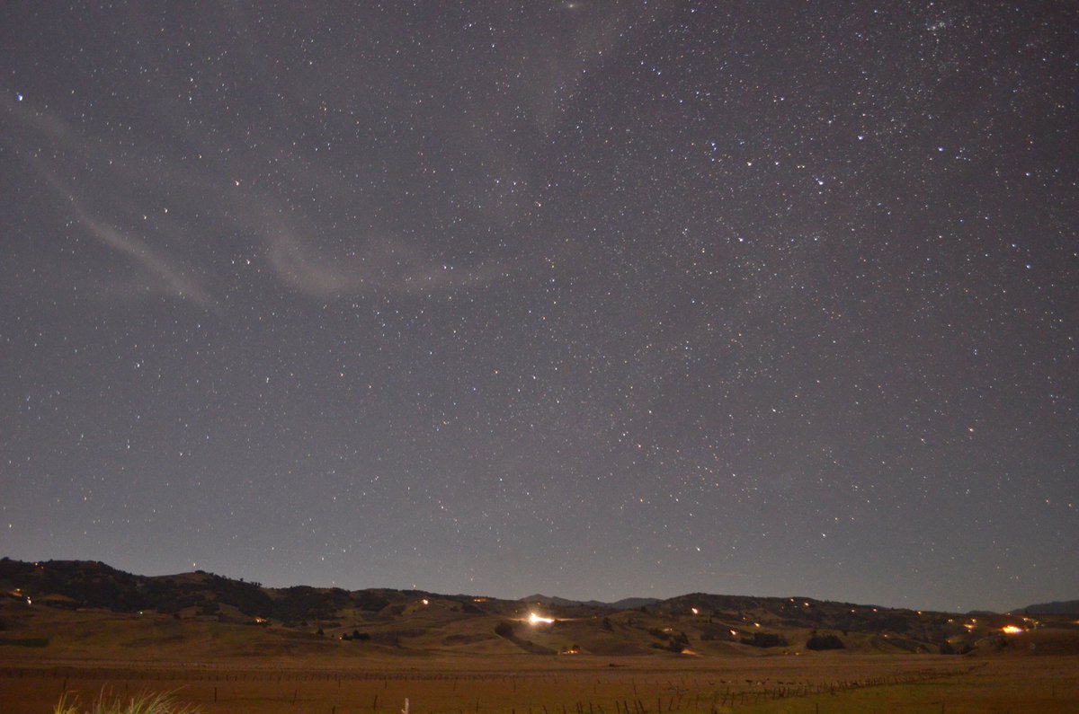 Así anochece en la bella Boyacá. Foto tomada en Motavita en enero de 2016.

Maravillosa fotografía de <a href="/NMayorgaP/">Nicolás Mayorga Patarroyo</a> #ColombiaMagnífica
