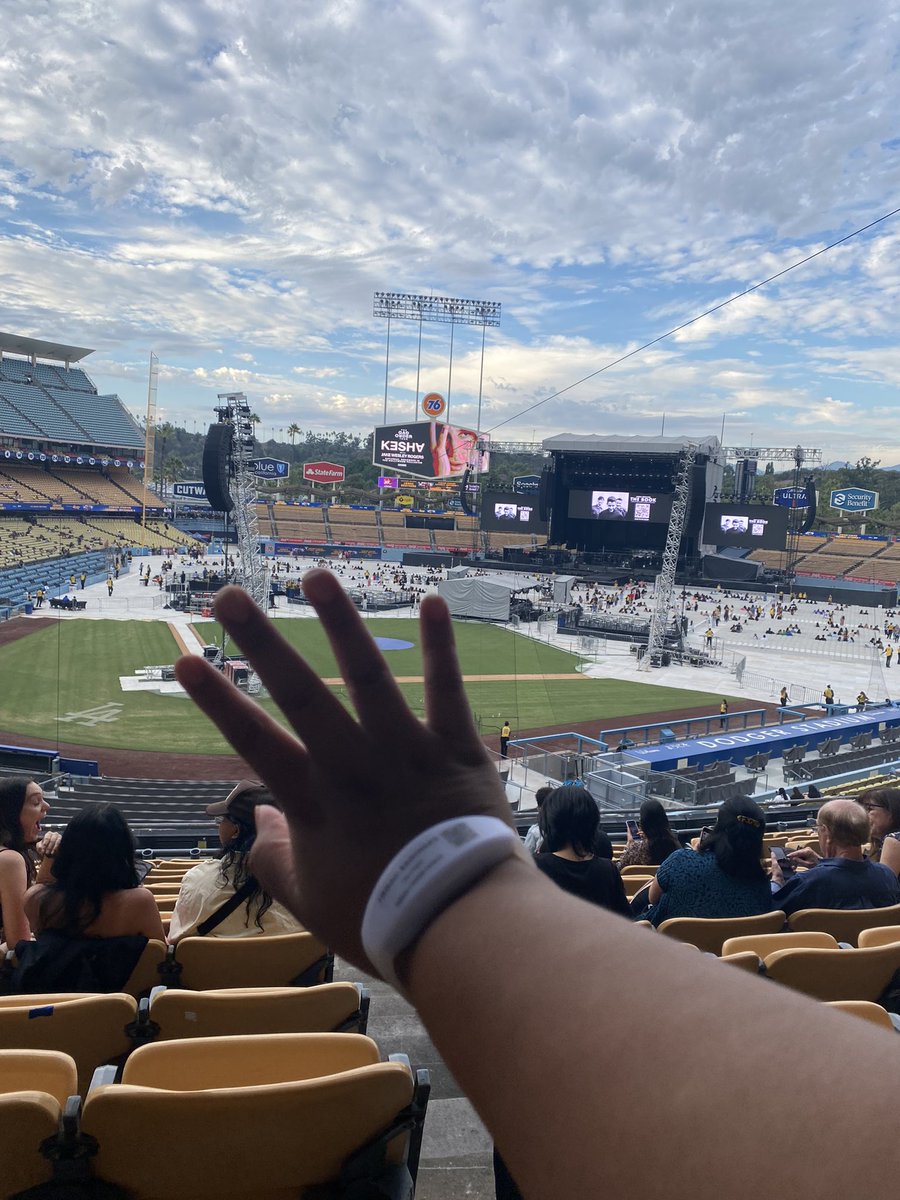 nellavida's tweet image. my 11th jobros show 🫶🏽
ready for u @jonasbrothers #THETOUR #LABABY
