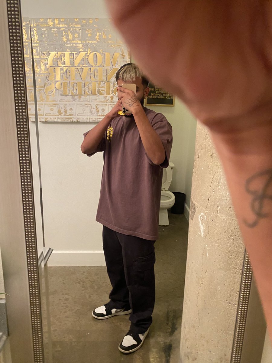 Gyetfk's tweet photo. I hate being S0ber https://t.co/Z3D4OpP49g