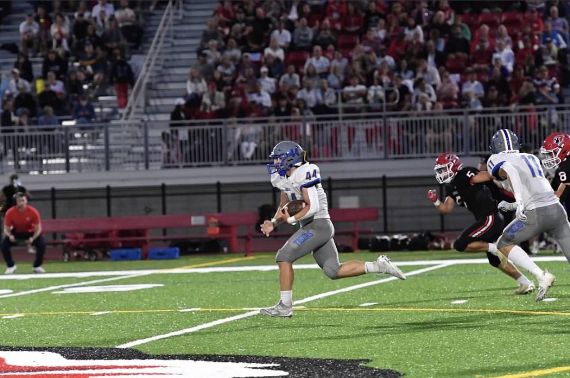 Great 2nd game @ Lincoln 35-0. Two touchdowns and 80 yards in 9 Carries. Lockdown on defense, great team win! <a href="/NewbergFootball/">NHS Tigers Football</a> <a href="/SBLiveOR/">Oregon High School On SI</a> <a href="/PrepRedzoneOR/">Prep Redzone Oregon</a> <a href="/EOU_football/">CC</a> <a href="/CoachWinfield/">Josh Winfield</a> <a href="/coachbryanmills/">Bryan Mills</a> <a href="/SOU_Football/">Southern Oregon Football</a>

hudl.com/v/2LdgDD