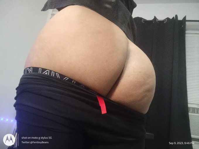 Good evening, everyone! Come see me.on @chaturbate. I'm looking good in all black! 🖤 https://t.co/pc