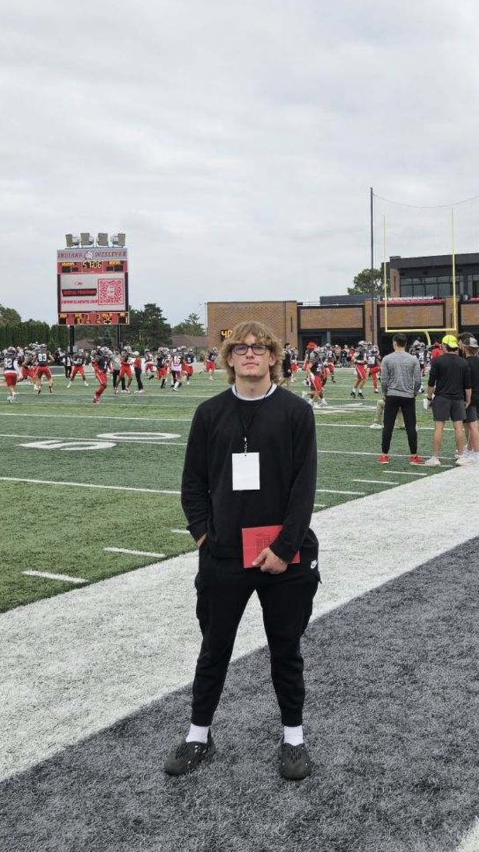 MasonSmith2024's tweet photo. I had a amazing time at the @IWUFootballPod and @valpoufootball game! It was a great back and forth battle all the way down to the very last play. Thank You @Coach_Crisp for the Game Day Invite! 

@CoachKeanePHS @CoachKooi28 @Coach_RJG @CoachJSmith91 @DeepDishFB @CoachBigPete https://t.co/jqe4K1PwmK