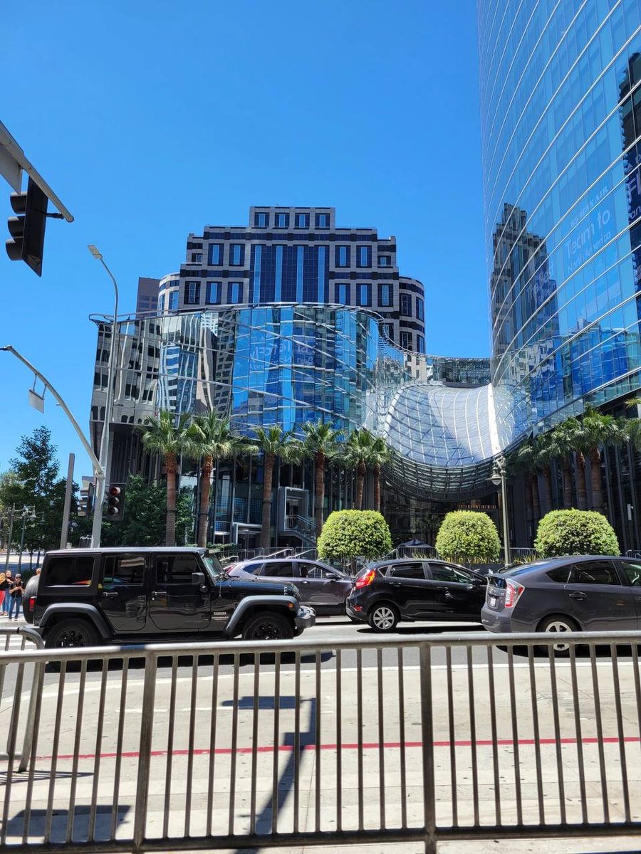 TerRose's tweet photo. Downtown LA's urban landscape is a testament to the power of human imagination and innovation. https://t.co/gAamUocg1X