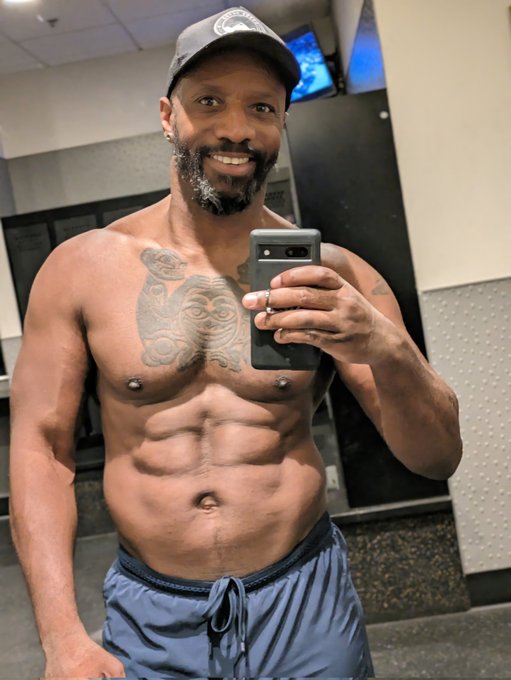 Saturday Swole. 💪🏿 https://t.co/psfrPULYuv<a href="/tag/beefy"class="tags"><span>#beefy</span></a>