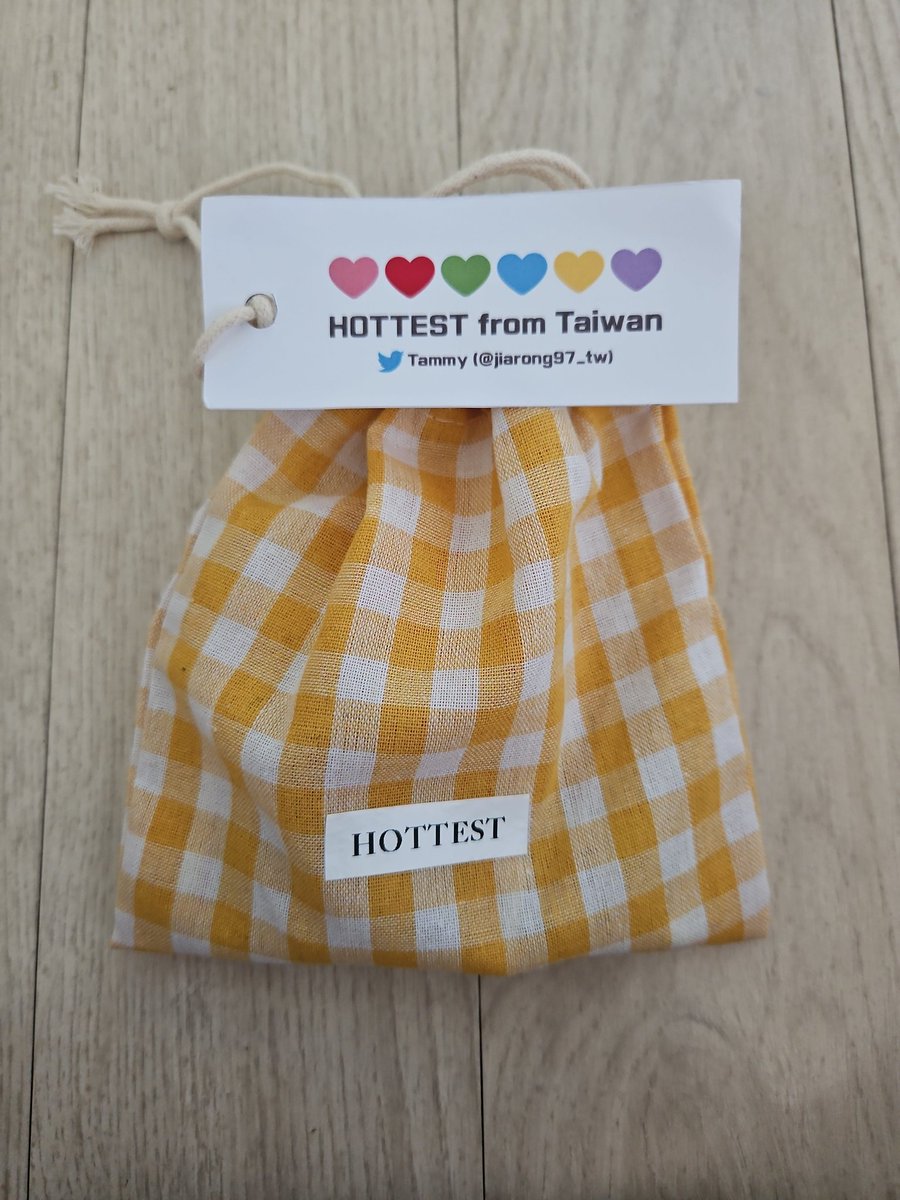 jazzstorm4842's tweet photo. You approached us shyly.  
The Taiwanese snacks inside were also delicious. Thank you♡ 
I hope you enjoyed the concert.
@jiarong97_tw https://t.co/fmX70pIEHN