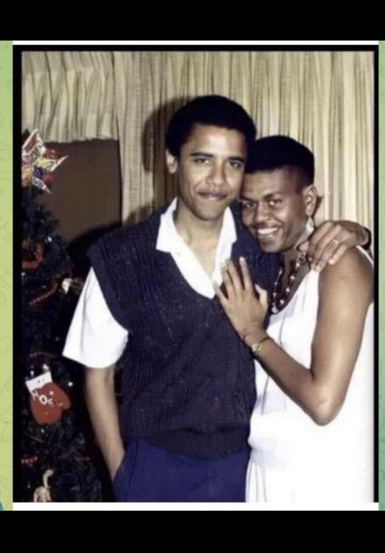 TJAConspiracy's tweet photo. ONE BIG HAPPY FAMILY
#BarackObama #MichelleObama #Nesbits https://t.co/6GT8SdQvRw