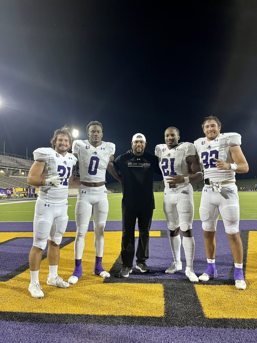 1-0 #GoWildcats 🟣⚪️ Stay after it!