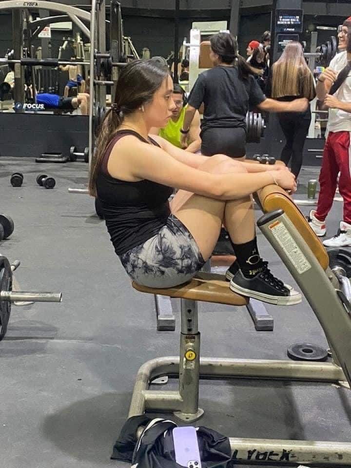 “iré al gym para ya no sobrepensar la situación” 
yo en el gym: