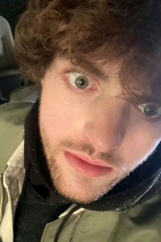 nessclouds's tweet image. we’re both in love with georgenotfound
#smiletwtselfieday 
rt for a dream space (real!)