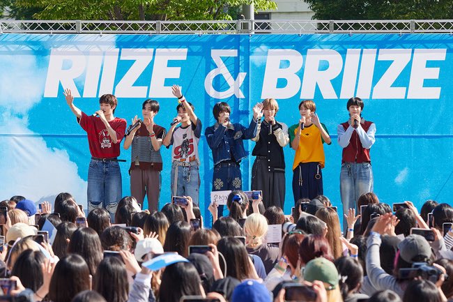 riizefolder's tweet photo. According to Newsen, RIIZE’s Mini Fan Meeting that was held on September 9th had more than 1,200 fans in attendance! 

#RIIZE #라이�� @RIIZE_official https://t.co/ofOQ9UEvcM
