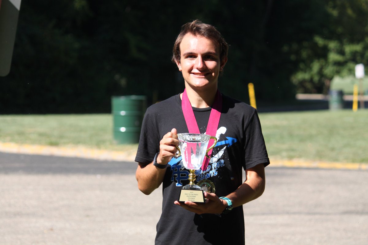 HPRunning's tweet photo. Nate Wehner leads the way to a 5th place team finish by taking 6th place with a time of 14:40.1! This is the fastest non-State Meet time for a Highland Park runner on Detweiller Park. @HPHS_Athletics https://t.co/2HVrhBF9Dv