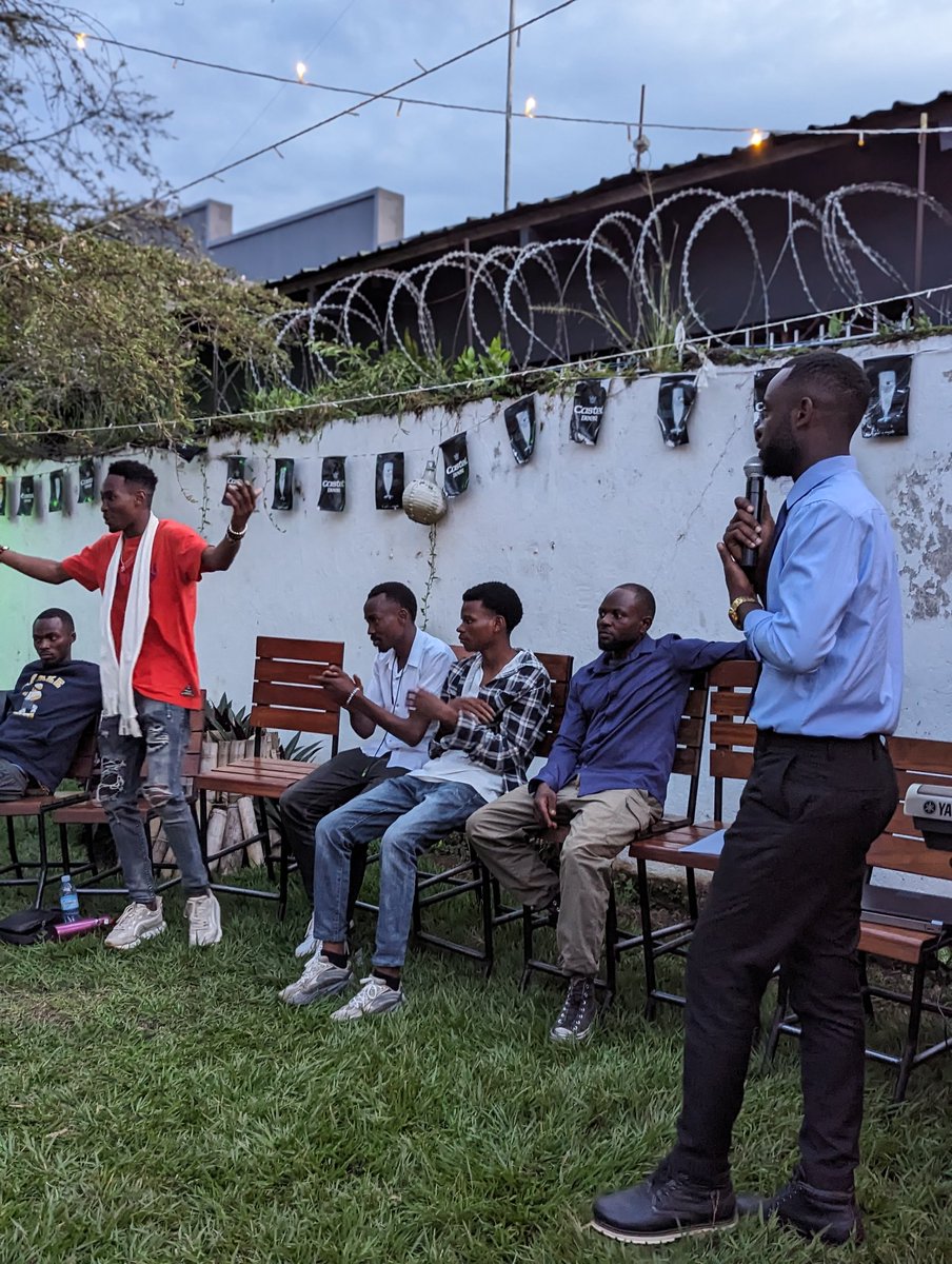 FVithuku's tweet photo. Arrêtons nous d'abord, où allons nous comme ça ?
Sérieux ? Il existe un ministère de la culture en RDC qui fonctionne ?
Franchement @minculturap_rdc  vous nous êtes inutile, et si vous pensez que la RDC c'est seulement la capitale alors vous vous trompez...
Je suis Beni, Butembo https://t.co/DbVxwMmX0R
