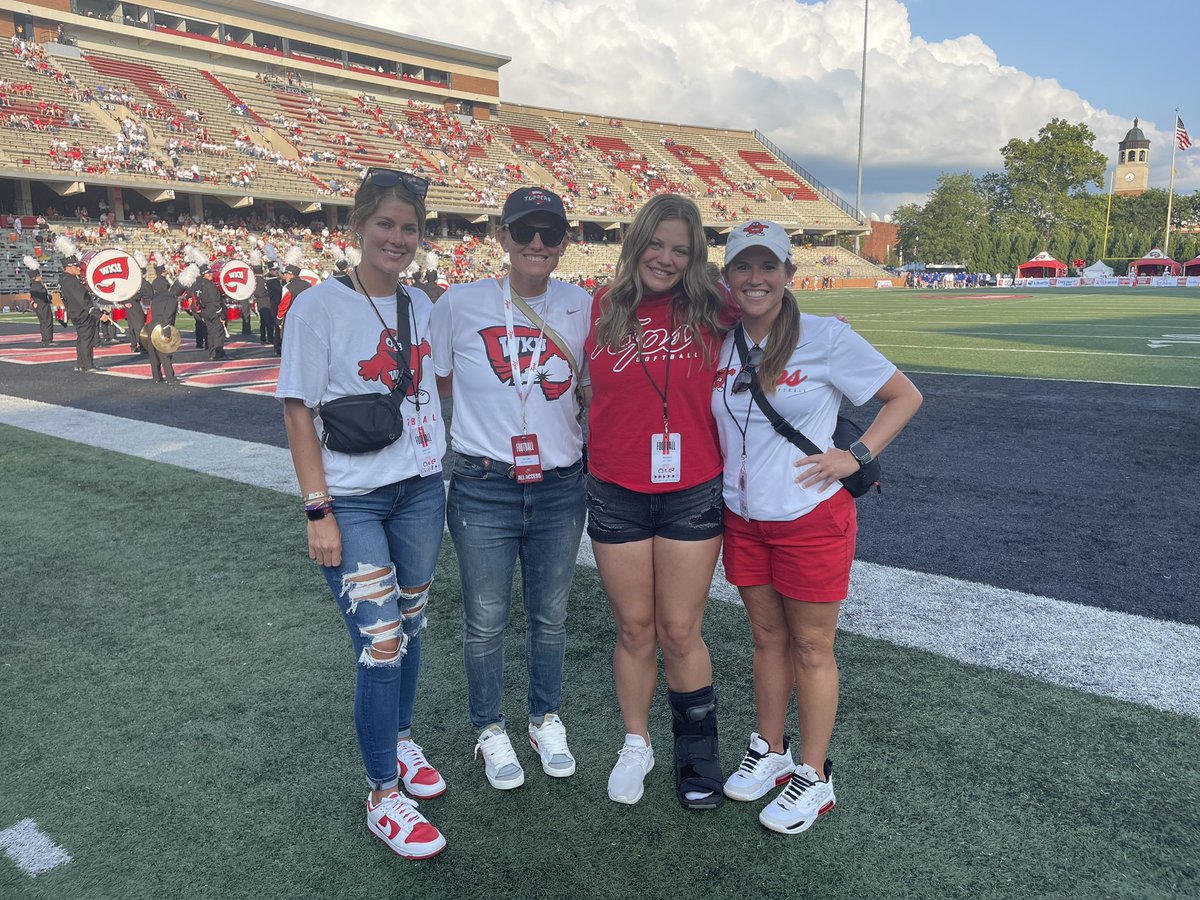 anna kemp tweet media