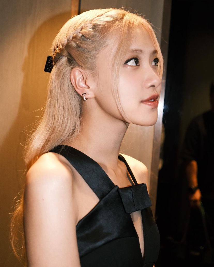 rosé pics tweet media