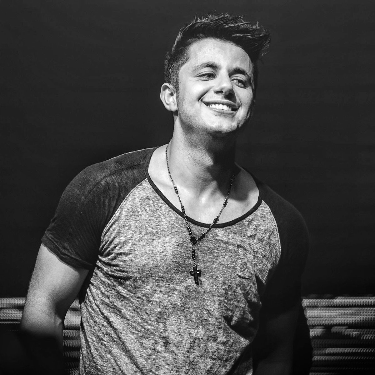 saudadecomc's tweet photo. Seu sorriso bonito 
Trago na lembrança de tudo o que passou 

#CristianoAraujo https://t.co/uowCewugnD