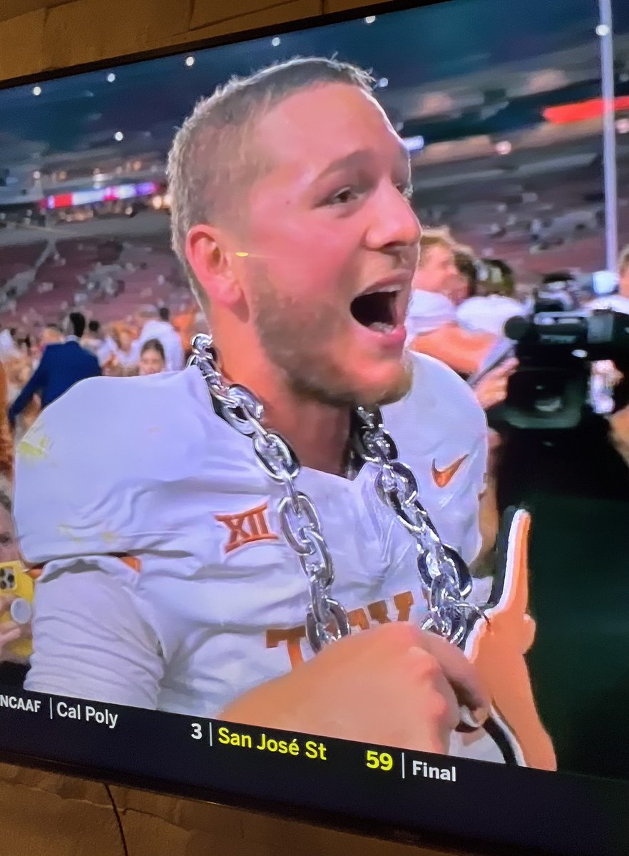 MitraHispana's tweet photo. Current mood:
#TEXvsBAMA #TEXvsALA #Texas https://t.co/2YJ9ztqYk8