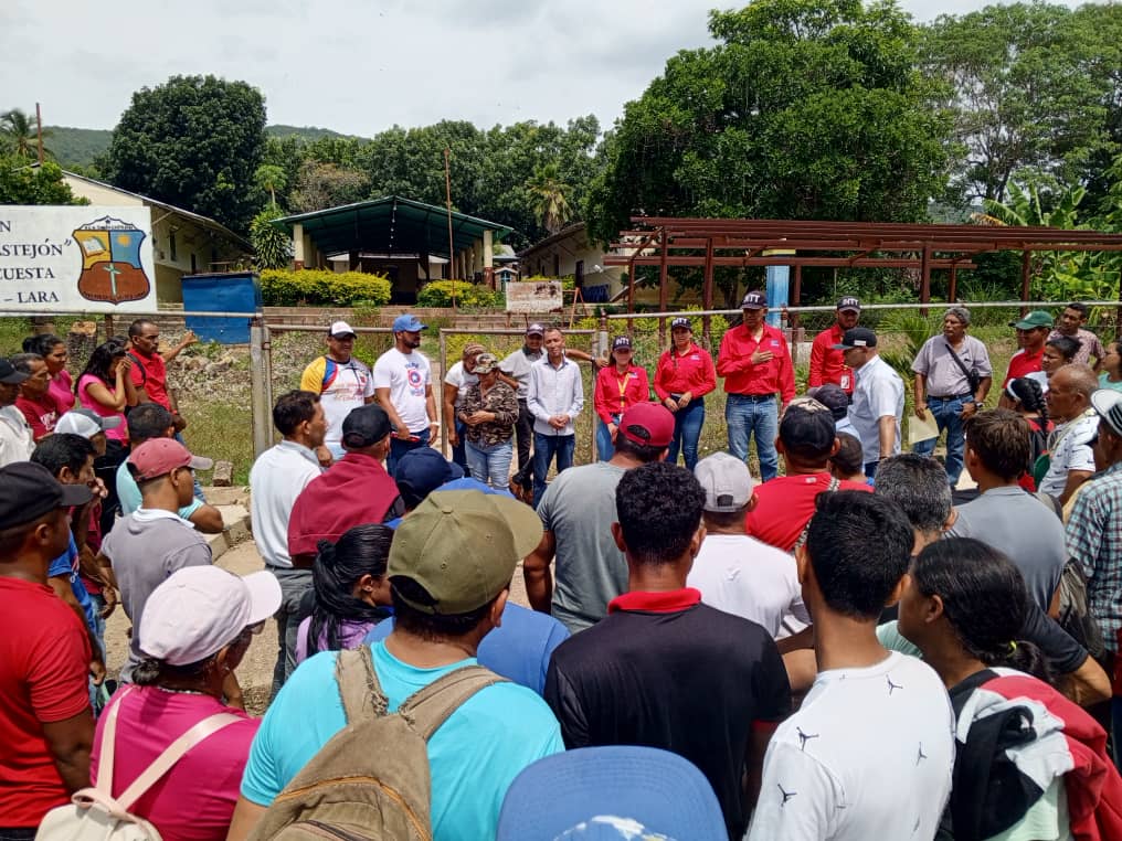 dany_lameda's tweet photo. Extraordinaria jornada Jurídico-social en pie de cuesta, gracias a las políticas de nuestro Presidente Nicolas Maduro, juntos venceremos 

@JacquelinePSUV 
@pinfantea
@LuisJonasReyes 
@WillianGil 
@PartidoPSUV 
@AdolfoP_Oficial https://t.co/l3uTq4Qs9W