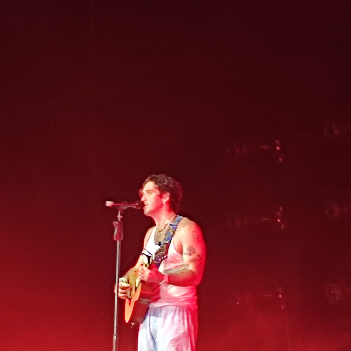 nicofdacross's tweet photo. after 4 years, another memorable night 💙 @lauvsongs https://t.co/TdZ179Fn5e