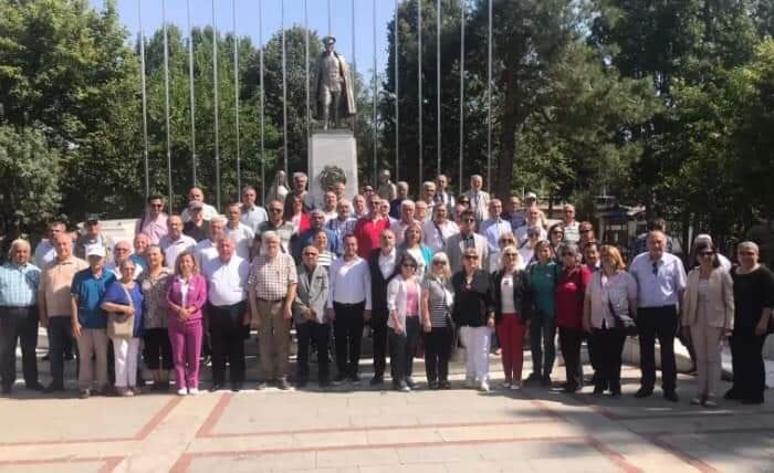 chpispartail's tweet photo. Cumhuriyet Halk Partisi  100. Yılı etkinlikleri kapsamında , partililerimizle birlikte Atatürk Anıtı’na çelenk bırakıldı. Ardından, İl Başkanlığı binasında Parti Eğitmenimiz Dr. Önder Öztürk tarafından verilen ”Kuruluşundan Günümüze CHP Tarihi” konulu sunum yapıldı.
#CHPIsparta https://t.co/dOJipANheM