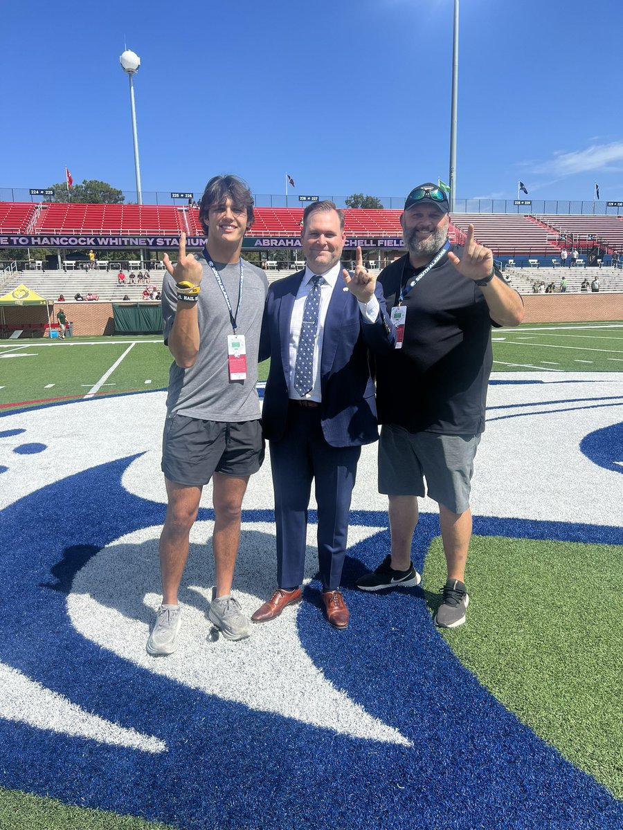 bennettblanks24's tweet photo. Had a great time at @SouthAlabamaFB. Go Jags!! @CoachWindham @RobEzell @DrewDunnUSA @FPCatsFootball @AL6AFootball https://t.co/Jqlh1zOAhh