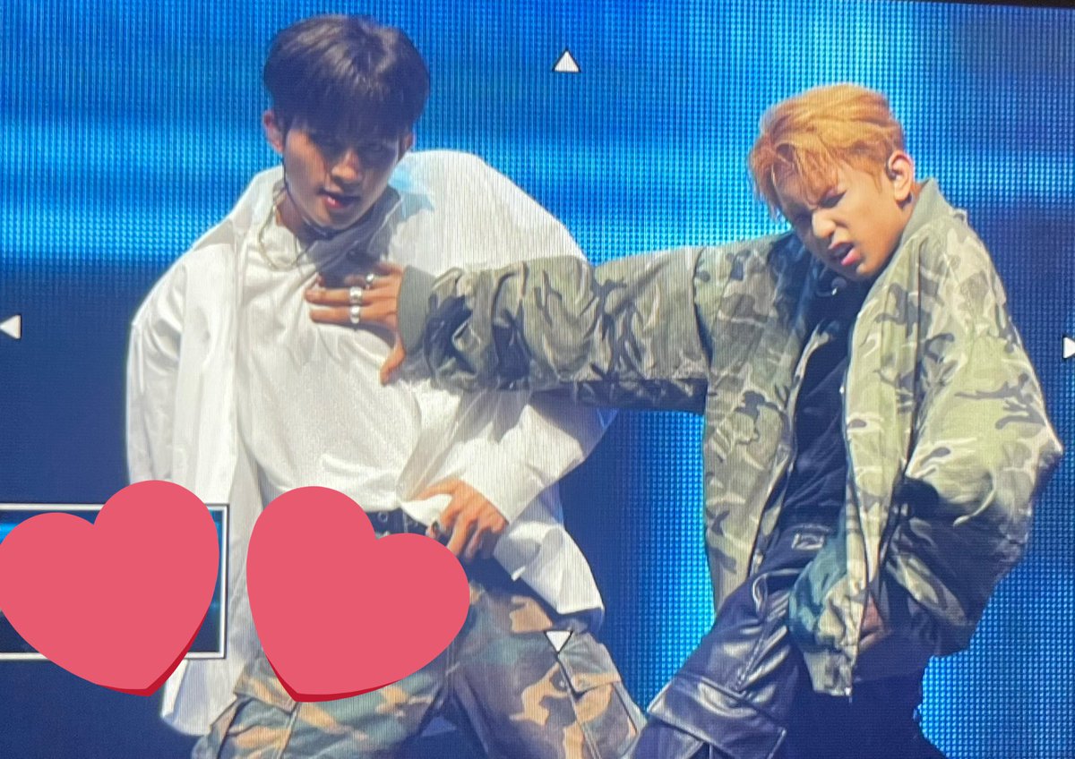 aBoy_from_Mars's tweet photo. 230909 호라이즌 첫콘서트 프리뷰

형들과 미친 케미💘

#HORI7ON_1STCON
#HORI7ON #HORI7ON_MARCUS #호라이즌 #마커스 https://t.co/LAL3wM6U17