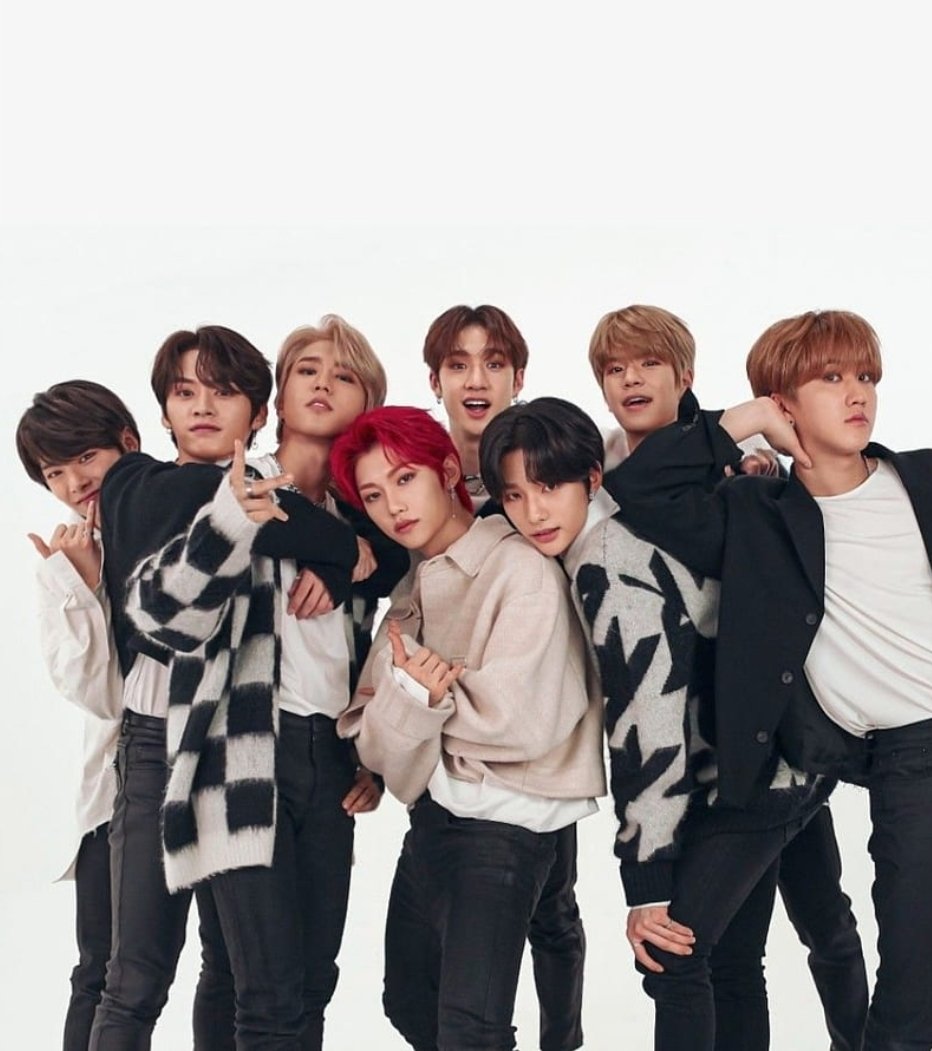 dannyoppakpop's tweet photo. Fact music award!!

Straykids and seventeen coming

Wann book?check profile and click link

Book stratkids ligshtick
Seventeen lighstick

#straykids #seventeen #factmusicawards #factmusicawardticket https://t.co/h35VYY9ke8