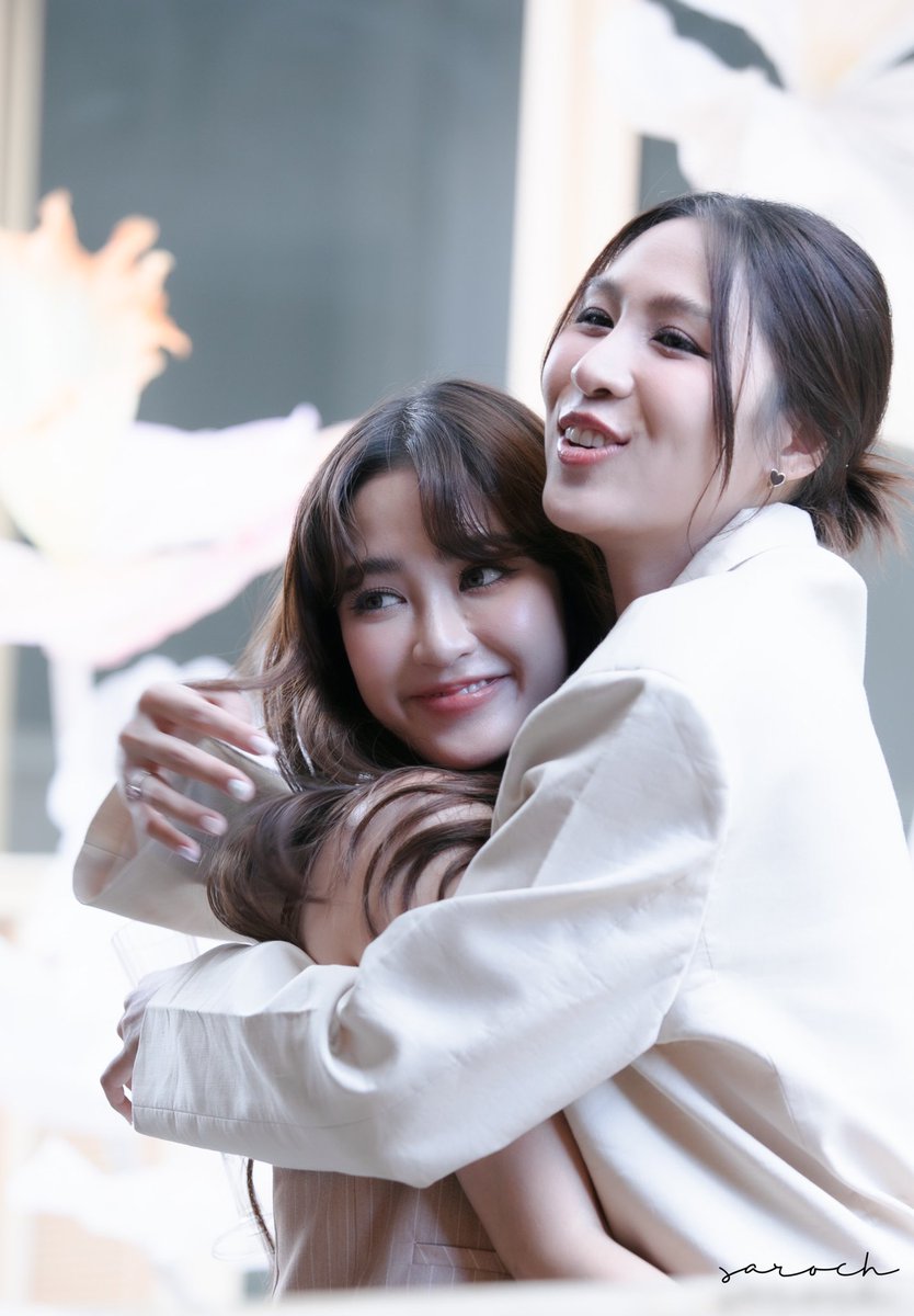 Sarochj's tweet photo. เอมพริมน่าร๊ากกก #bareclub #baregrandopening #TeamAIMazing https://t.co/PvYVtlDISK