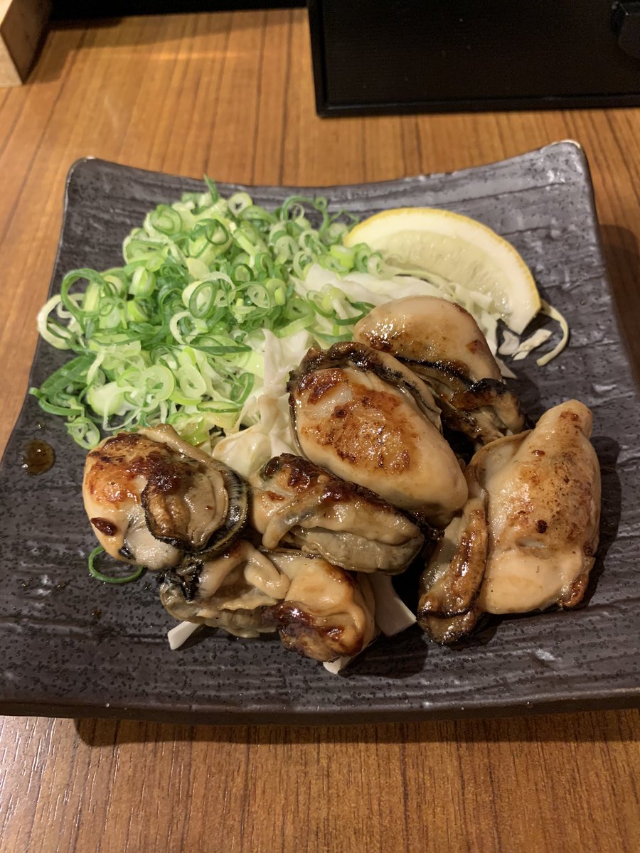 KayoGreenLove's tweet photo. 本日も推しに会いに東京に来てます🗼
東京に来て、広島のアンテナショップに行き、大好きなお好み焼きと牡蠣バターを食べて幸せでございます(  ˊ͈ ˙̫ ˋ͈ )♡

しかし、
8/15.16、8/29.30、9/3、9/10
って１ヶ月に4回も東京に来てるんだねー。
このまま東京に住みたい(・∇・) https://t.co/SR0u5VPnzW