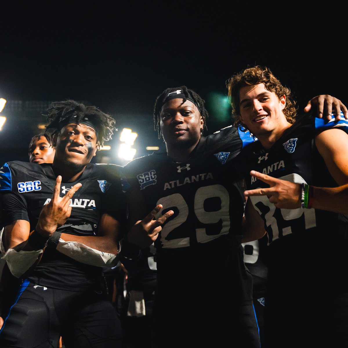 𝟐-𝟎 ✅

#LightItBlue | #SoundTheHorn