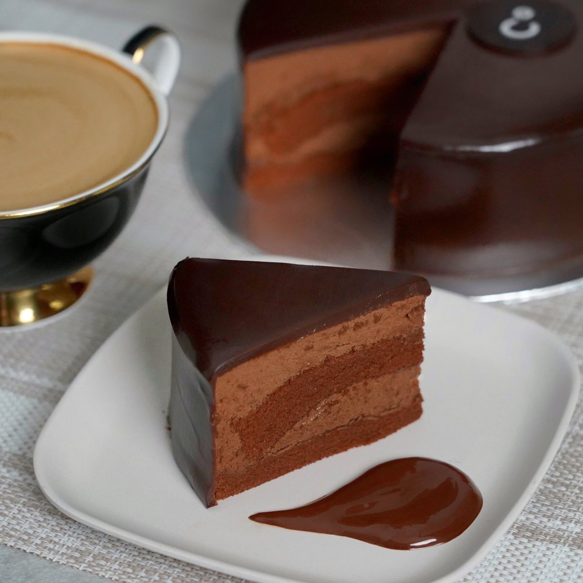 Chocolate Originの
チョコケーキがお家で楽しめる🤎

チョコ好きなあの人の🍫
お誕生日ケーキにも🎂✨
是非ご利用ください！！

オンラインストアはこちら💁‍♀️💁
dadaca.online/products/origi…
