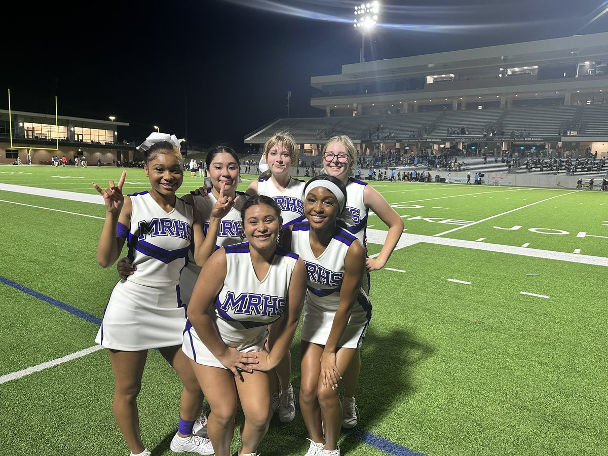 MRHSMavericks's tweet photo. MAVS win !!!!! 22-21 over Paetow 🏈💜#ilovemortonranch https://t.co/Ux67DzwA6x