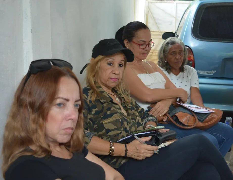 MrtValencia's tweet photo. En el día de hoy se realizó la Reunión de la Estructura Valencia para coordinar fechas de círculos de estudios y plan de trabajo en el municipio Valencia y con la presencia de nuestra diputada Nacional @JulianaRuizCBB 

#EjemploDeLucha
#NicolasMaduro https://t.co/iuXfCCWcZt