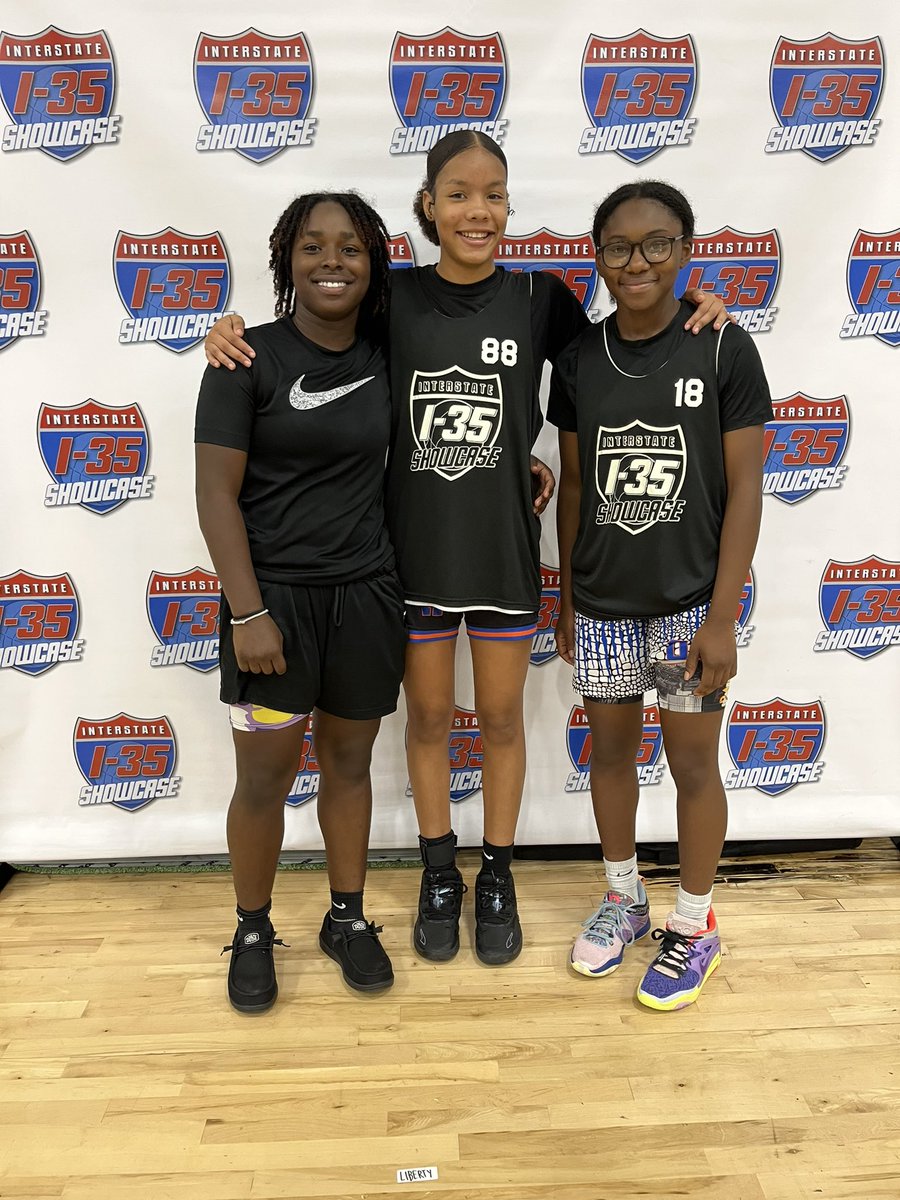 ZBallin0's tweet photo. I-35 Showcase 
#ballin https://t.co/sl8iQz6XkY
