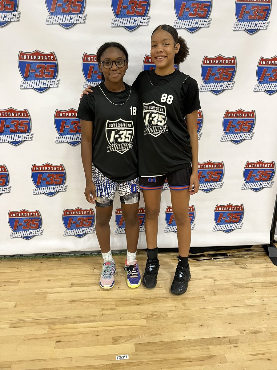 ZBallin0's tweet photo. I-35 Showcase 
#ballin https://t.co/sl8iQz6XkY