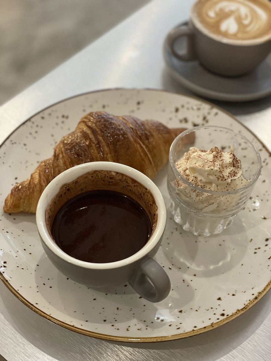 muhdnqiuddin's tweet photo. French Hot Chocolate for breakfast. Takyah nak pergi France/London nak rasa French Hot Chocolate camni, kat Malaysia pun dah adaaaaa. 8/10!!

📍Celsius Coffee, Shah Alam https://t.co/50udmgkAJv