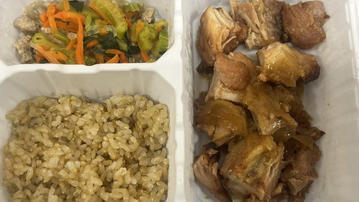 Eevee_3639's tweet photo. 今日のランチはマッスルデリさん@MuscleDeli の甘辛ダレの鶏の生姜焼きセットでした😋

美味しく食べてボディメイクがんばろ〜

#マッスルデリ #muscledeli
#ボディメイク #ダイエット https://t.co/YycAAiNW6g