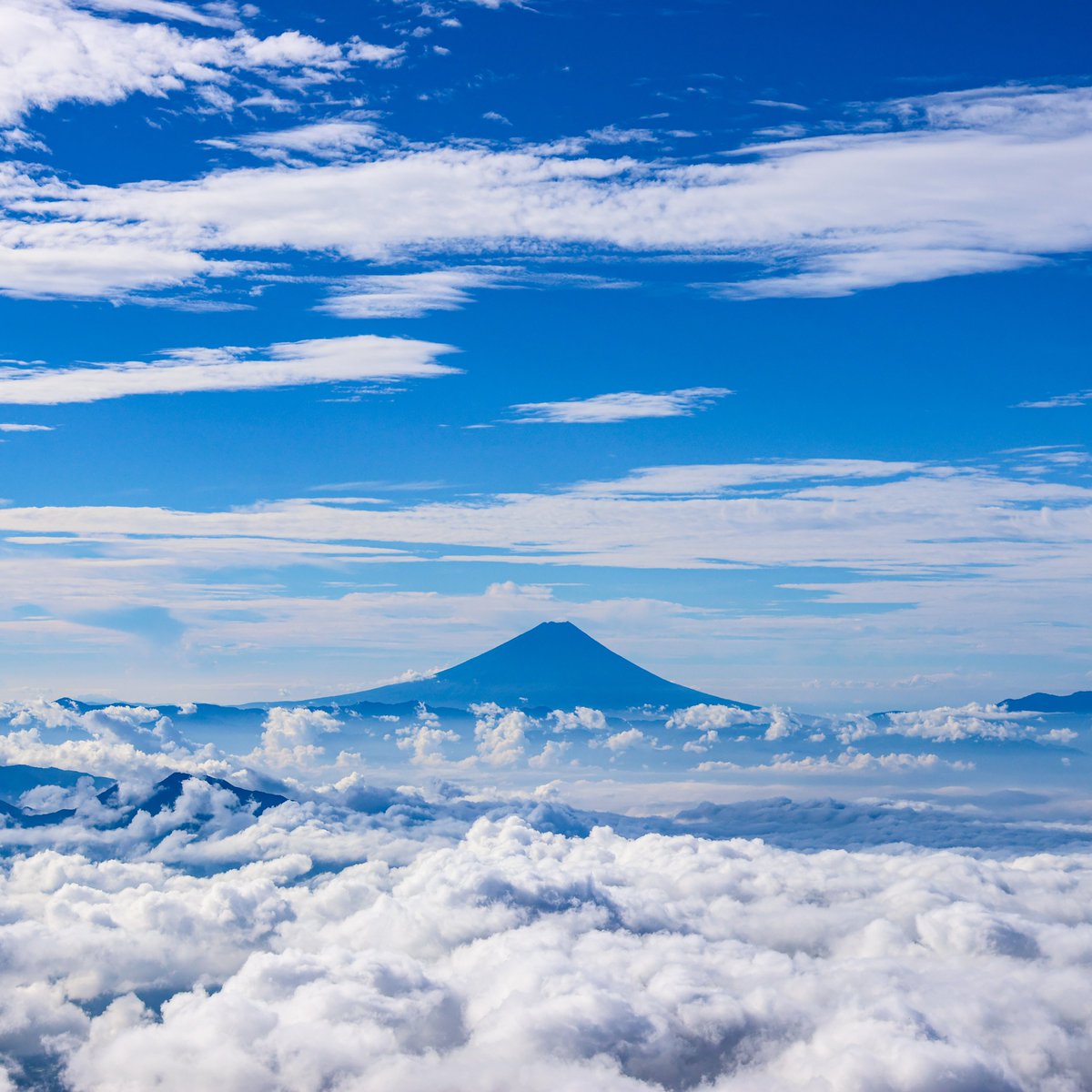 akadake2899m's tweet photo. 今日の富士山も綺麗ですね🗻

#八ヶ岳 
#赤岳 
#富士山 https://t.co/hy6D03Ij5D