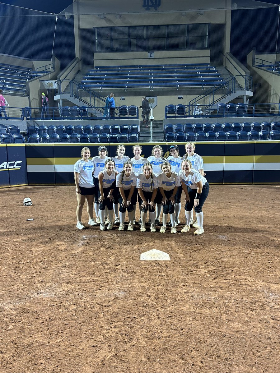 FamSignature07's tweet photo. FAM 07 Signature- Wolff ties the last game 3-3 on a clutch 2 RBI double from @maddie_benedict to tie the game with 2 outs!!
The girls finish the weekend 2-0-1 in the Notre Dame Showcase!! Was a great first weekend at the diamonds, can’t wait to watch this team continue to grow!! https://t.co/TkkkFtMj23